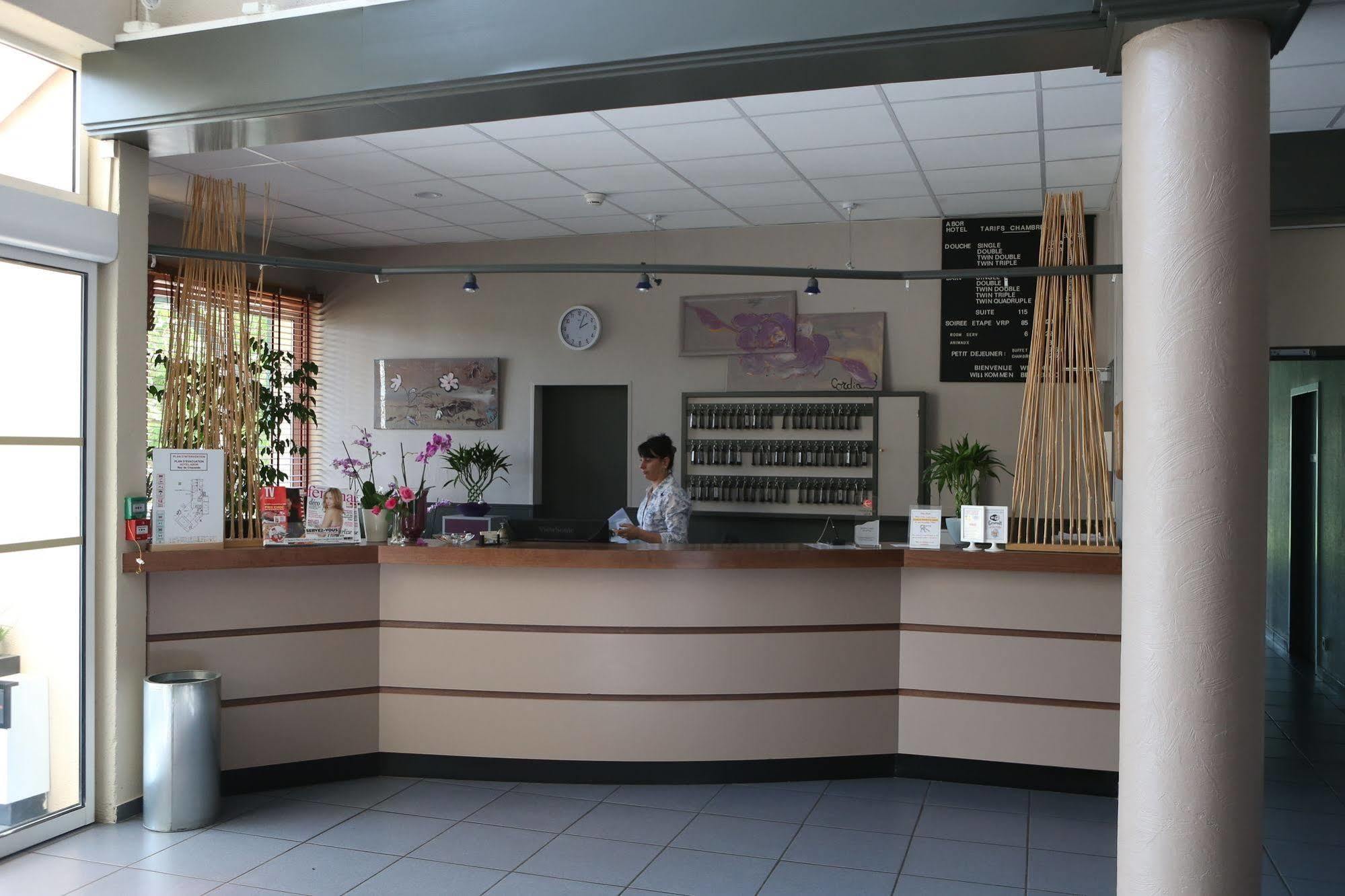 Abor Hotel, Mont De Marsan Saint-Pierre-du-Mont  المظهر الخارجي الصورة